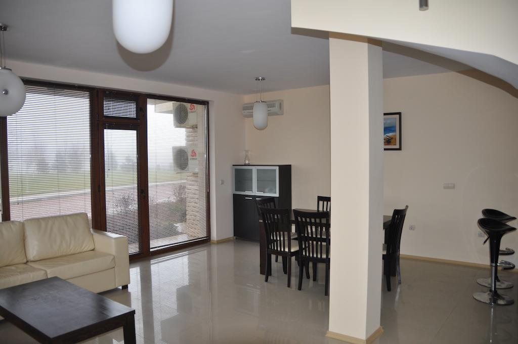 Lighthouse Golf Apart Complex&Villas Балчик Стая снимка